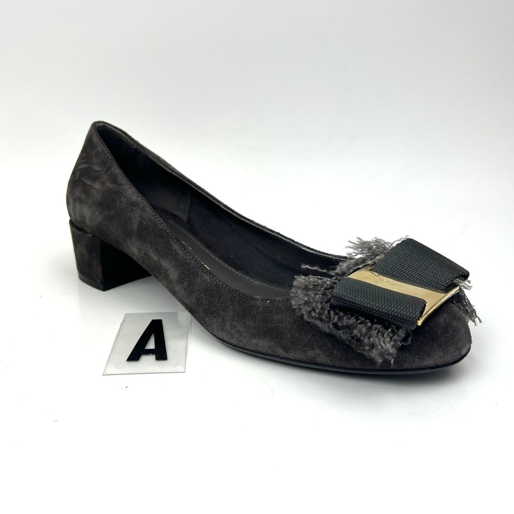 SALVATORE FERRAGAMO Frayed Bow Pump sz 7